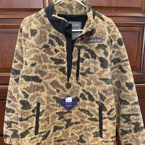 NWT Warm lined Sherpa camo jacket.
